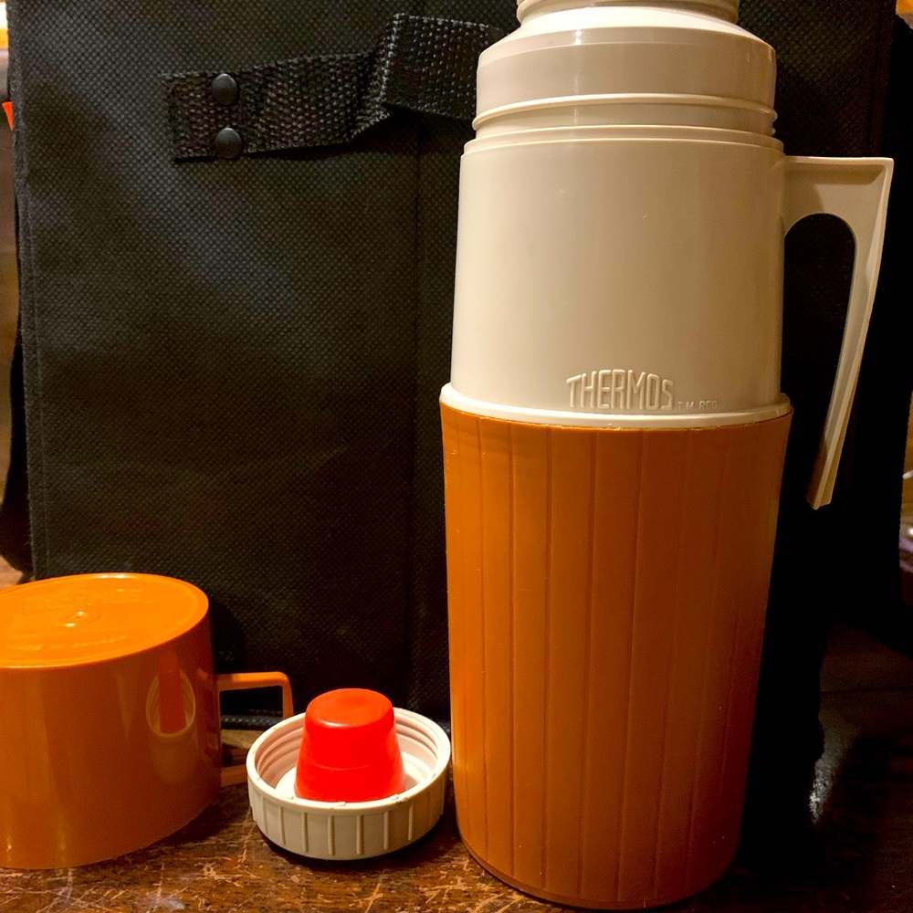 80’s Thermos Canadian Great shape - Picture 1 of 2